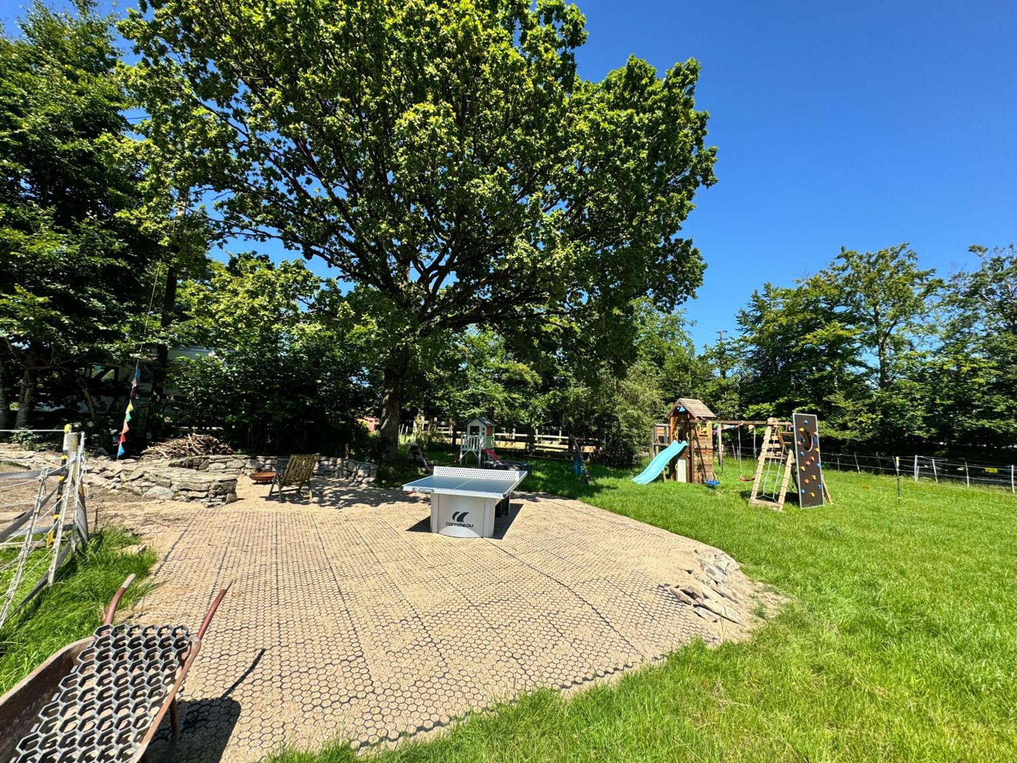 Hof Vierzehnender Im Hohen Venn - 70Qm Fachwerk-Studio - Grosses Wohn-Schlafzimmer Mit Dachterrasse Und Kaminofen - Separate Kueche - Perfekt Fuer Paare - Monschau - Eifel - Hunde Willkommen - Islandpferde エクステリア 写真